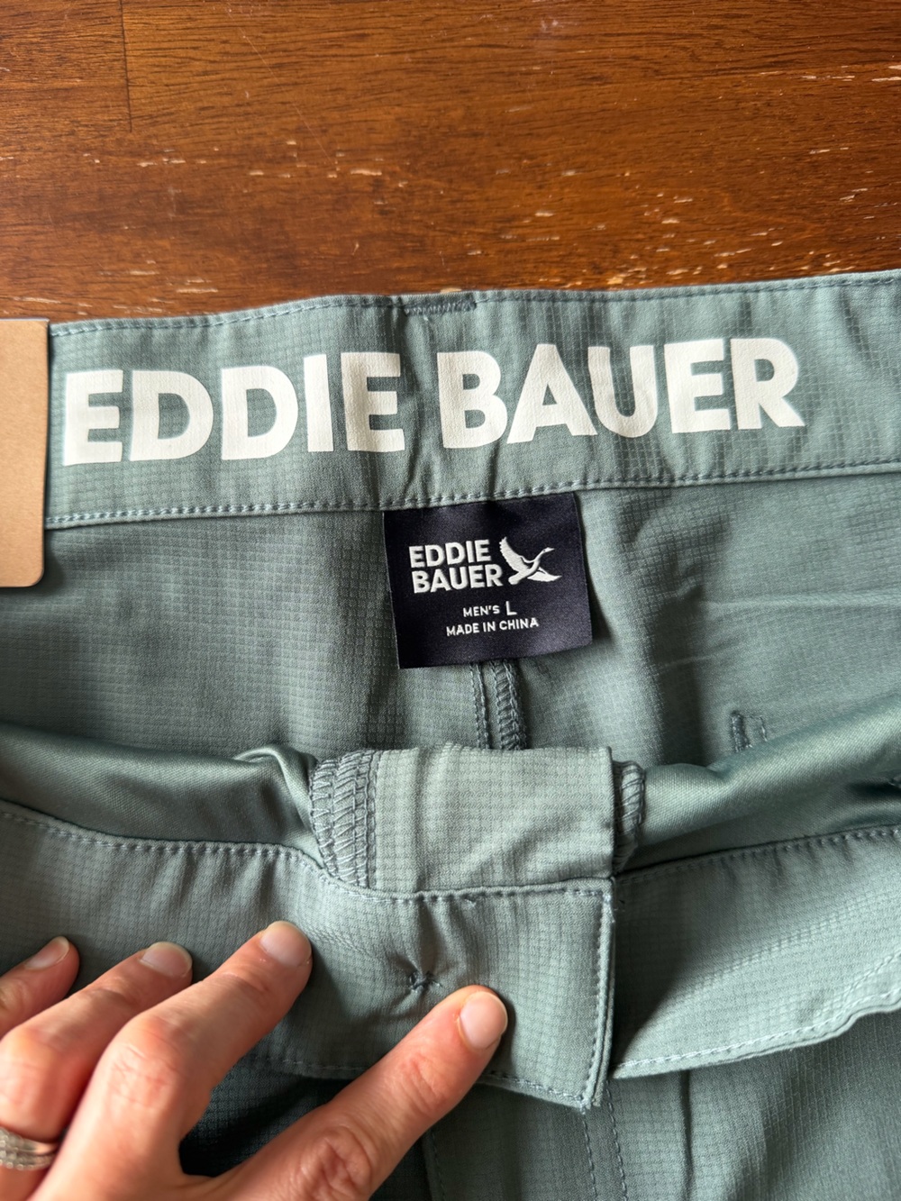 NWT Eddie Bauer Men's Shorts in Sage Green, size L - Picture 3 of 4